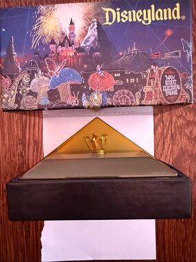 vintage Disneyland Main Street Electrical Parade souvenir light bulb